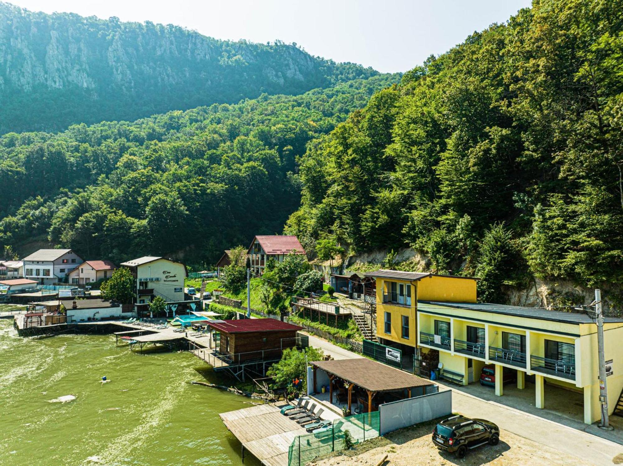 Вилла Casa Beasarah. Дубова Экстерьер фото